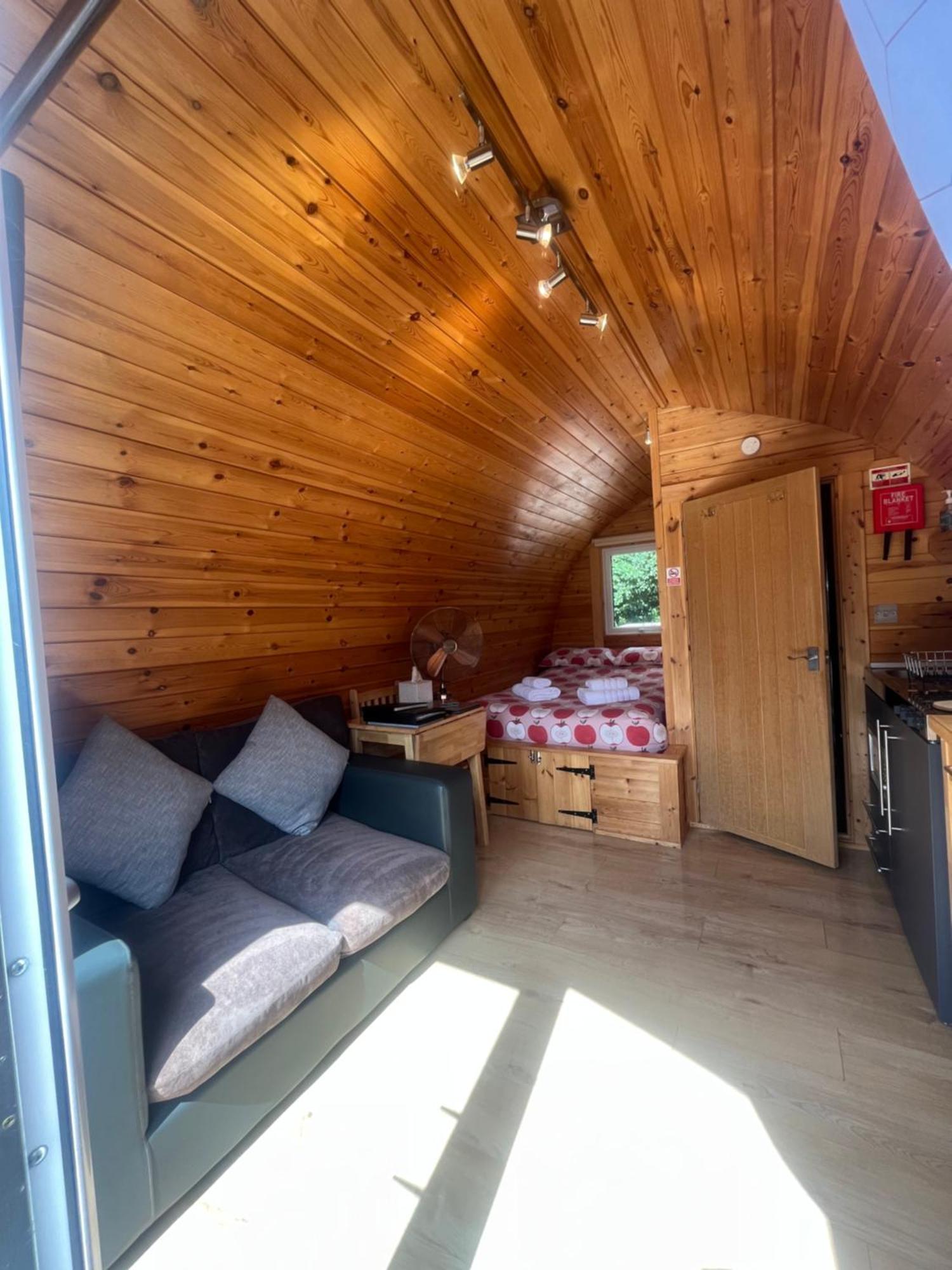 Conifer Cabins Fort William Ngoại thất bức ảnh
